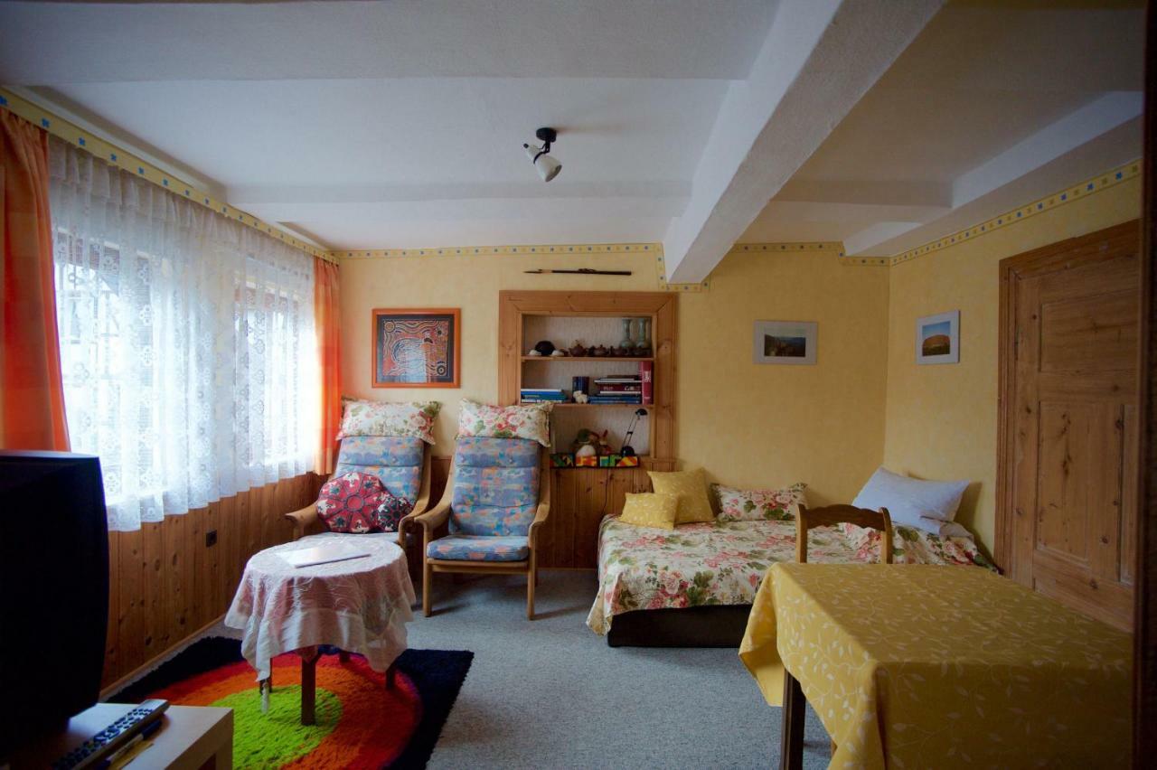 Pension Altes Pfarrhaus Helmarshausen Bagian luar foto